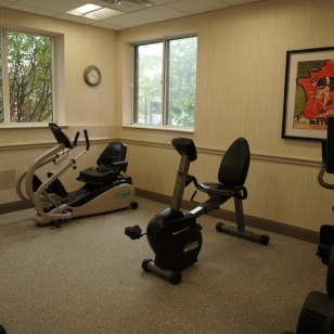 Delmanor Elgin Mills Fitness Room Richmond Hill