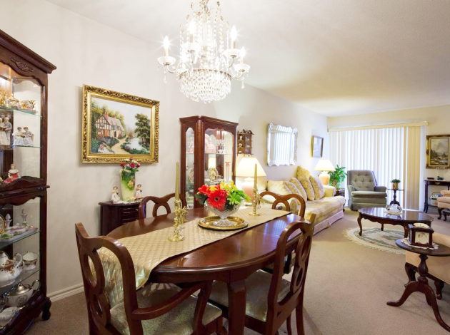 Chatham Retirement Resort family dining room
